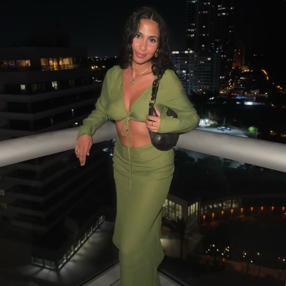 Olive Linen Look Long Sleeve Plunge Beach Top & Ruched Front Maxi Skirt -US 4 - Picture 8 of 9